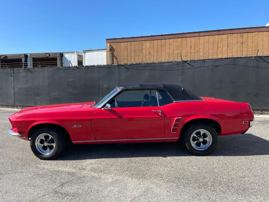 Ford Mustang - CABRIOLET 302 CI V8 ROUGE 69